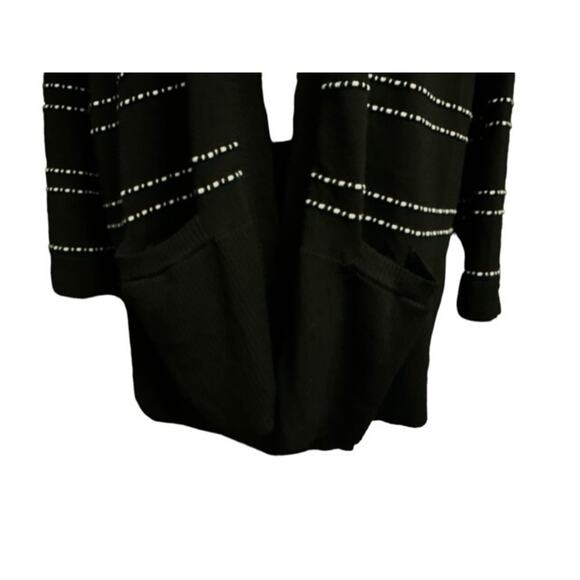 Tribekko 44 Open Cardigan 1X Sweater Cozy Black White Rayon Pockets Long Sleeves - Picture 4 of 5